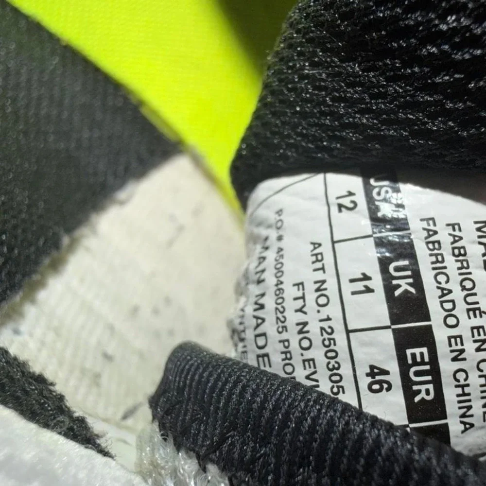 Under Armour white & black trainers men size 12‎